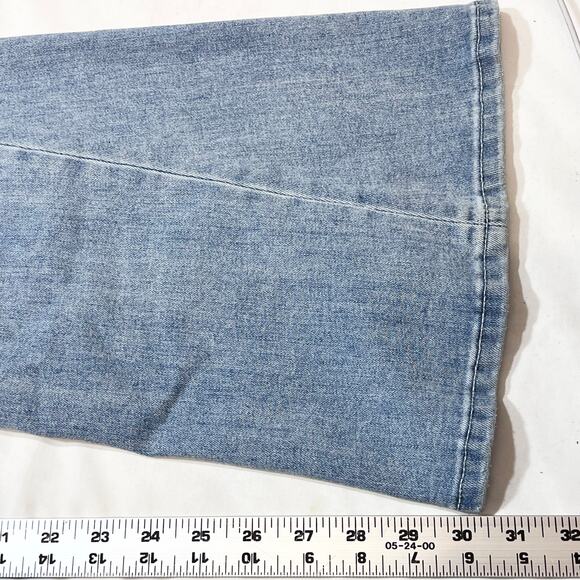 True Religion Joey Flare Legs Jeans Women 34x30 Light Blue Washed Low Rise - Picture 8 of 11